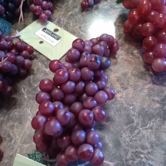 New Grapes Clusters Artificial Faux Fruit Mixed Sizes & Color 32 pc Soft Texture - Picture 8 of 16